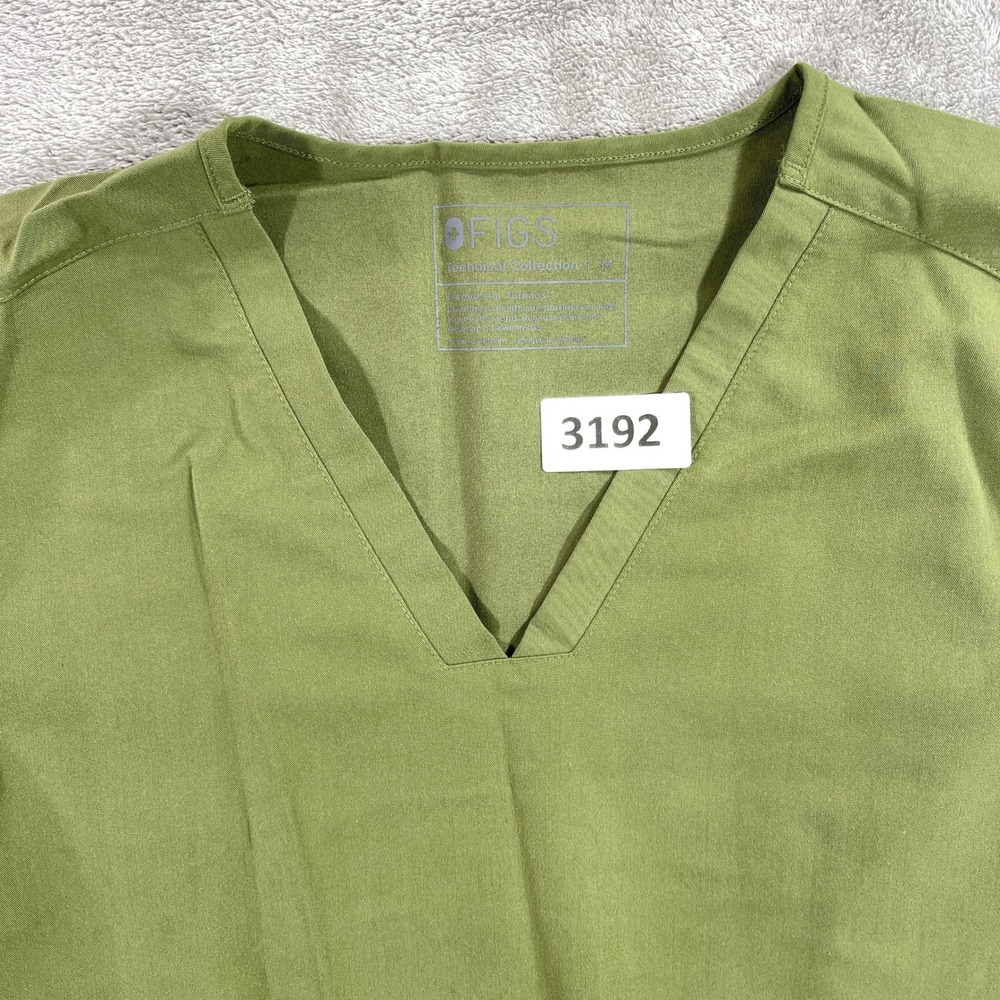 FIGS Casma Scrub Top Women Medium Olive Green V-Neck FW1100‎